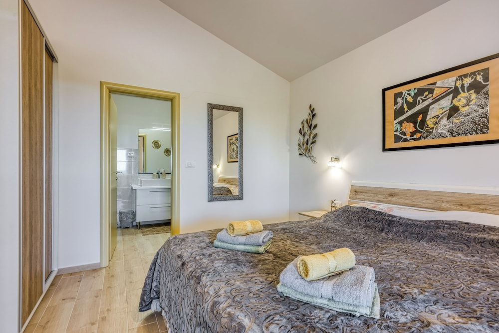 Pool and Fun Villa Stella Klarici