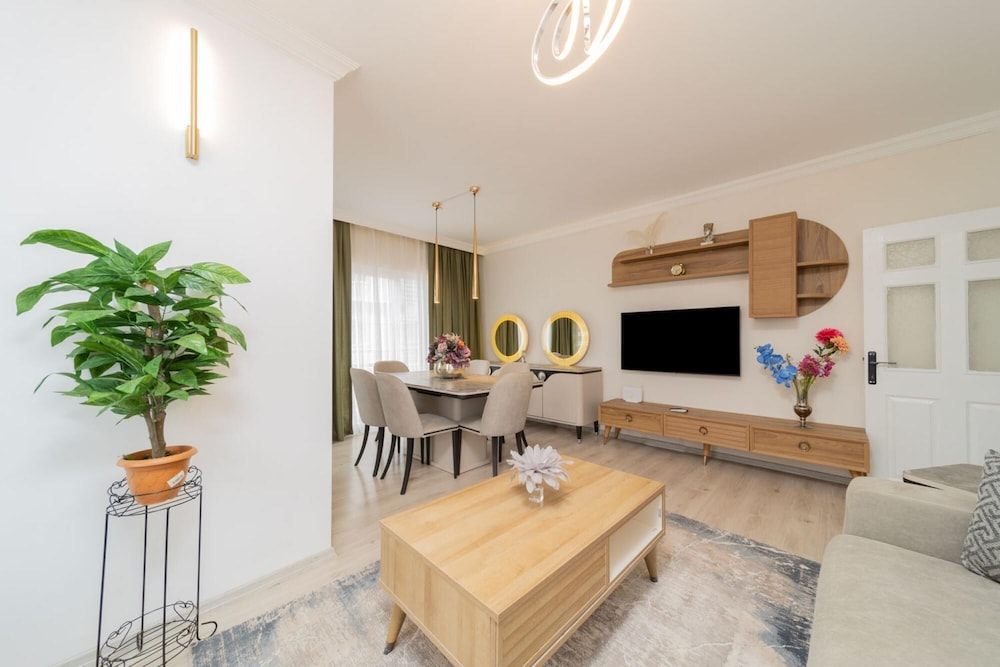 Gorgeous Flat With Mountain View in Antalya view 3