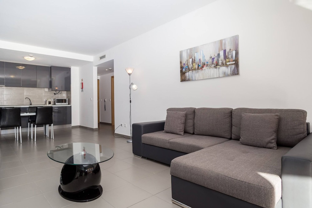04 in Portim o With 1 Bedrooms and 1 Bathrooms