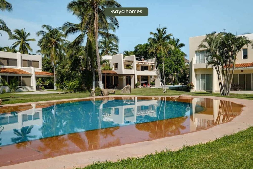 Amazing House -private Pool - Tennis - Paddle Cour