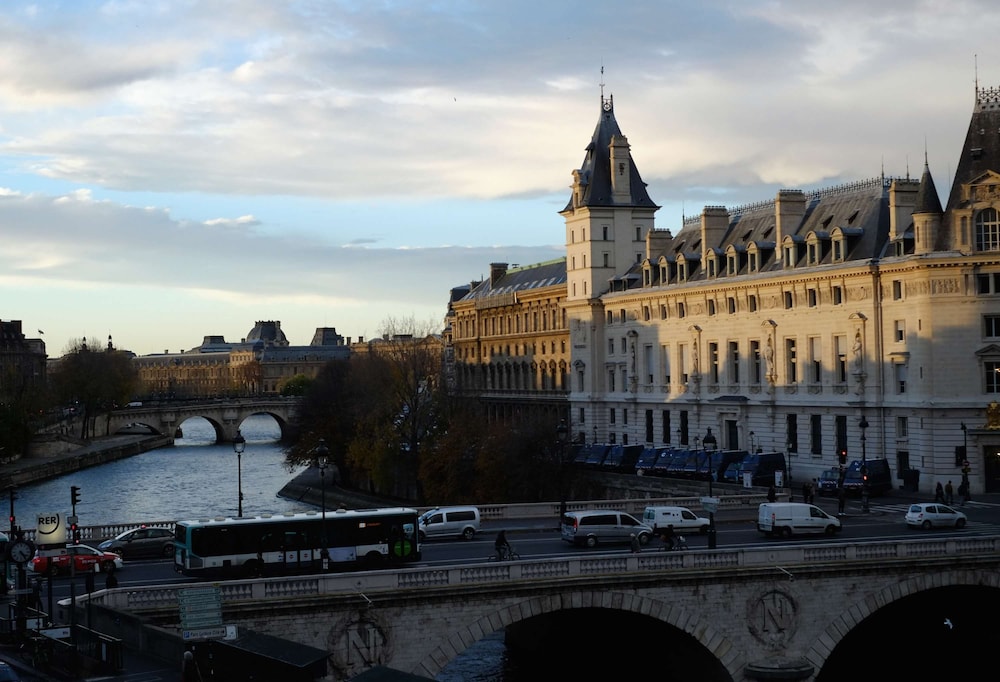 Le Balcon de Notre Dame