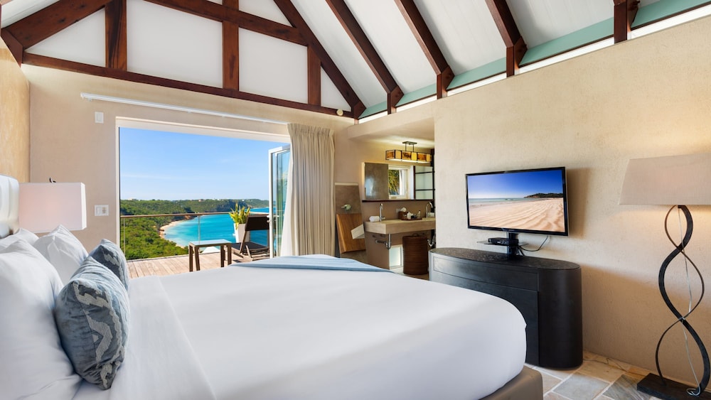 6 BR Villa With Concierge Amenities Pool