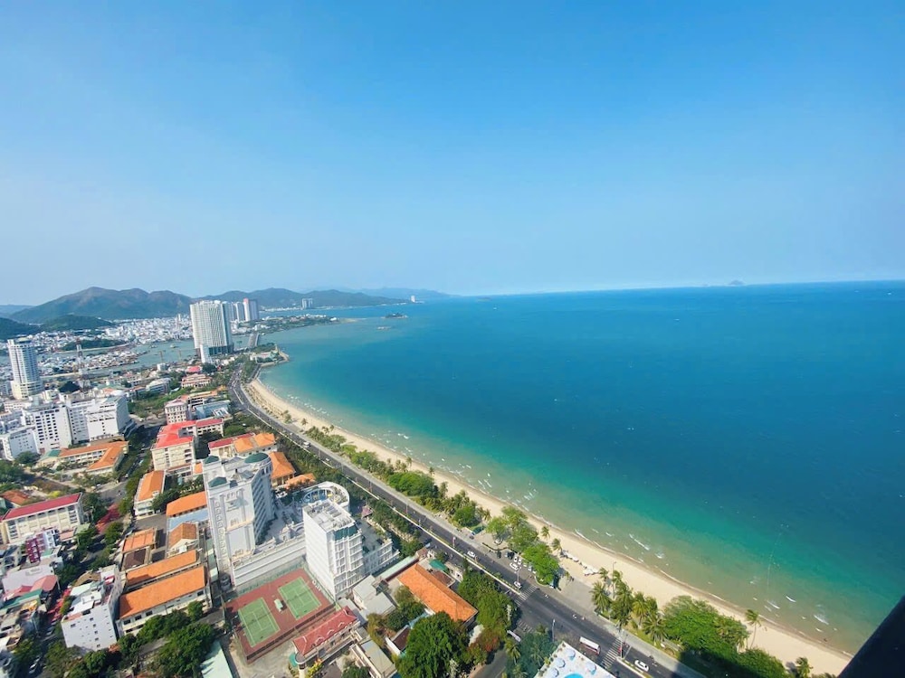 Gold Coast Balcony Serviced Apartment