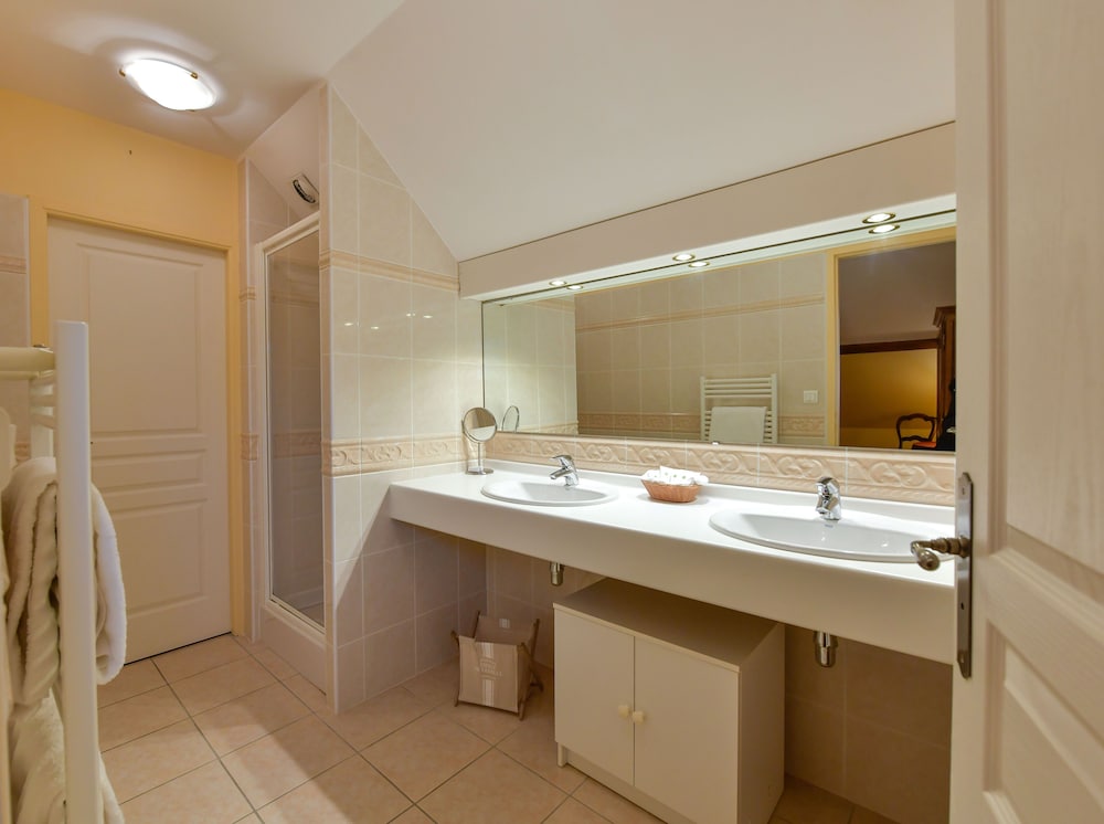 Le clos champagnac at Hotel Golf Chateau de Chailly