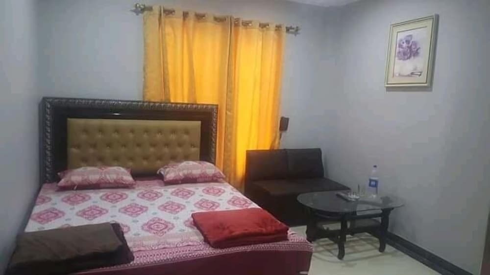 Butt Hotel Narowal view 3