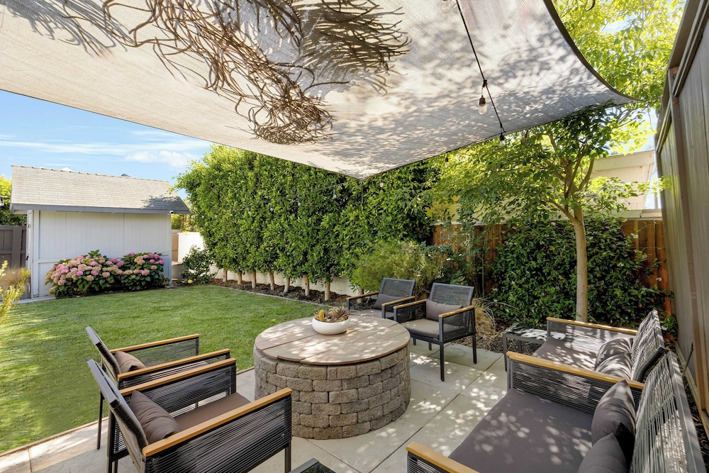 Luxe Backyard Oasis w/ Hot Tub Chic Design South Park Sanctuary
