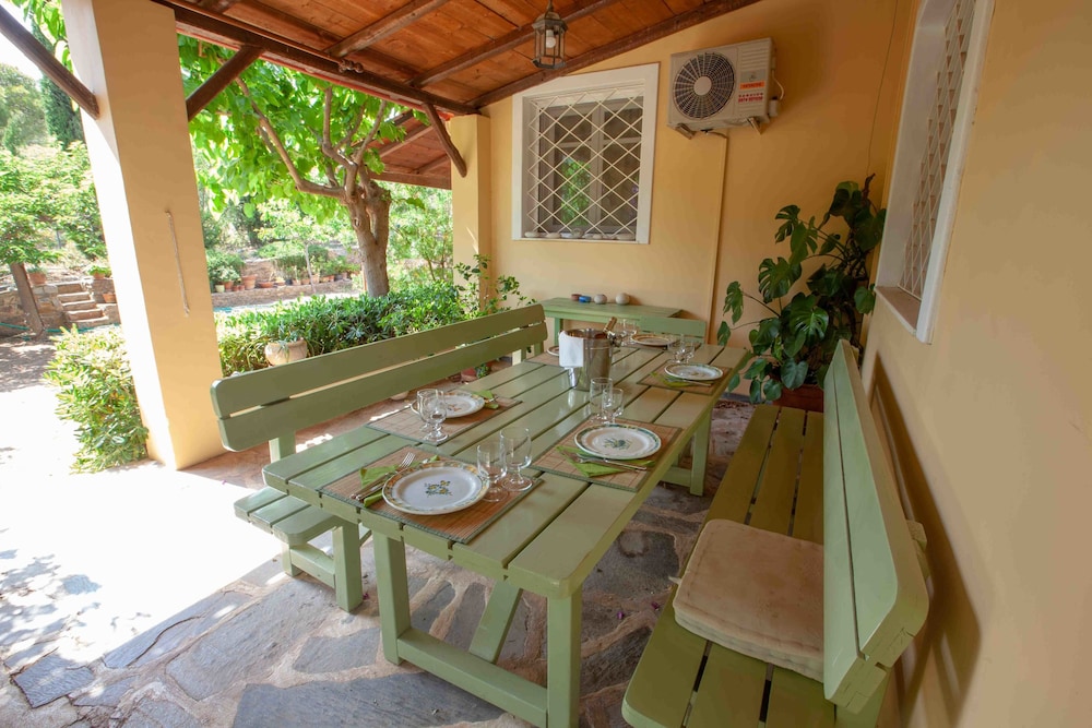 Beautiful mini eco farmhouse