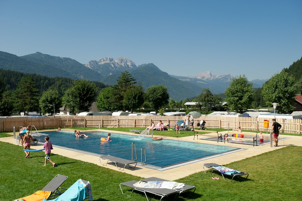 Schluga Spa Apartments & Mobile Homes