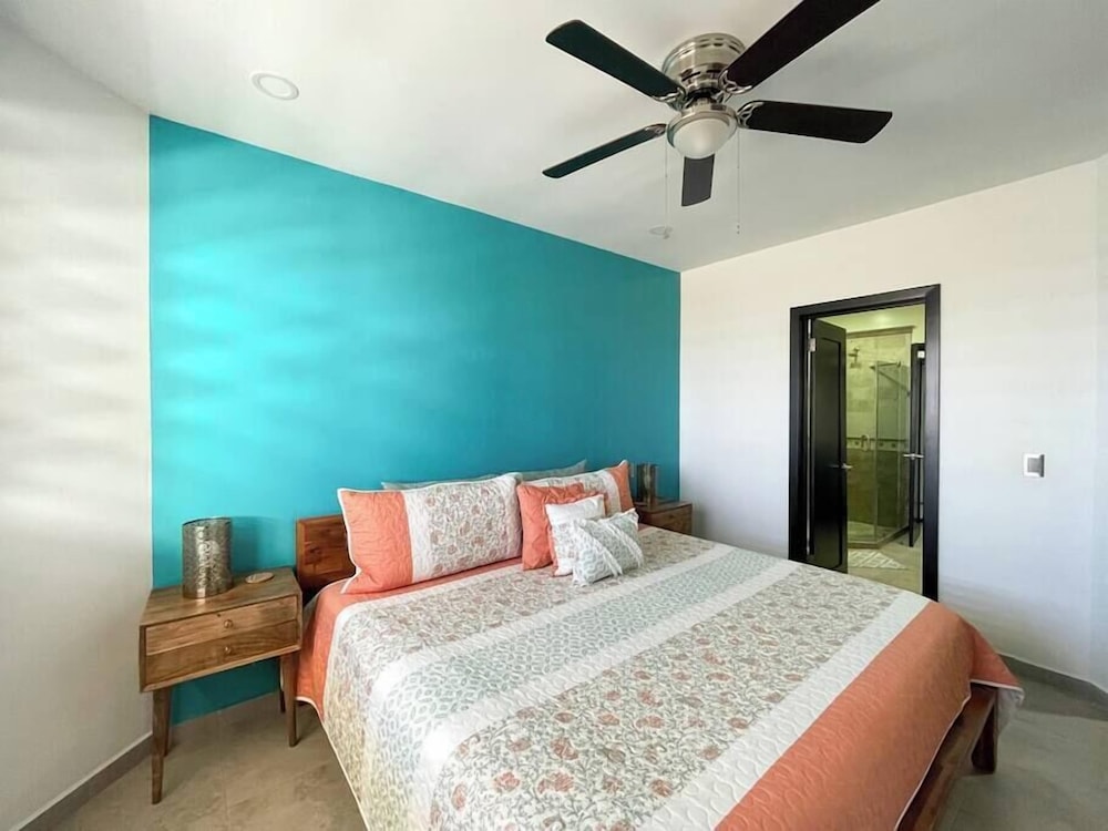 Upscale Ocean View Condo Close to it all Great