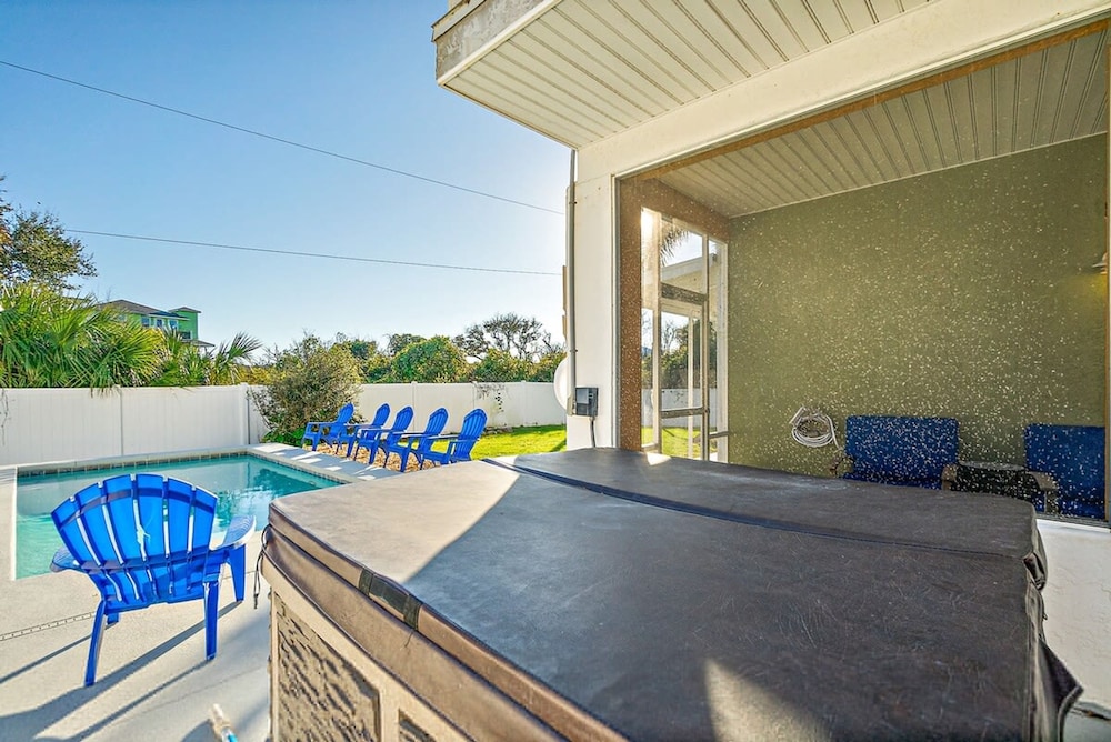 Perfect Beach House 2min Walk With Heated Pool and Hot Tub 4 bed 3 Bath With Pet Friendly