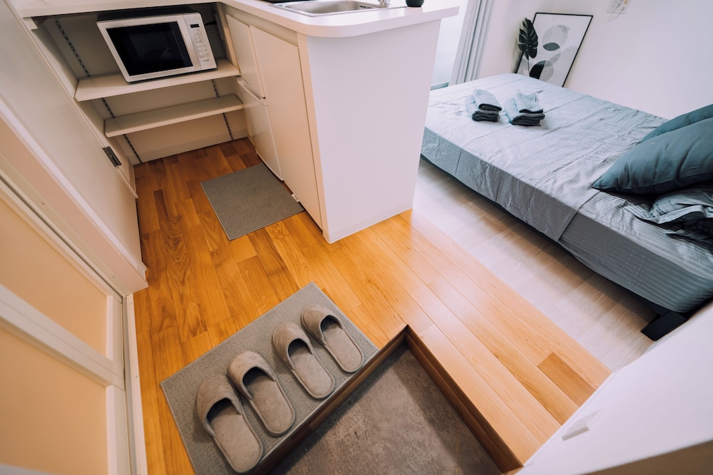 Minimalist Loft 1003