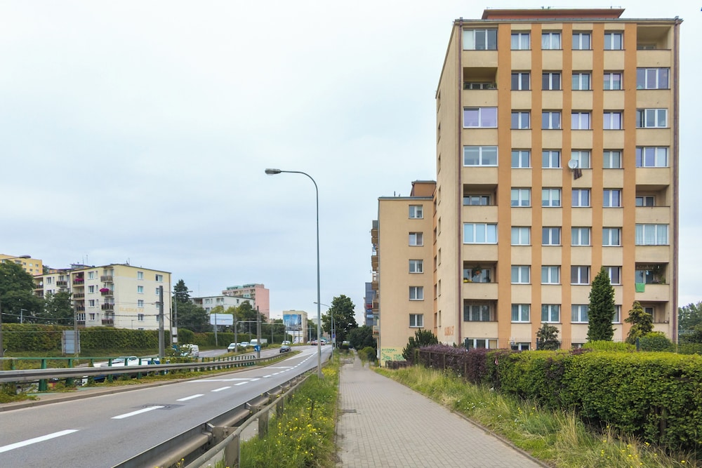 Nature & Bright Apartment by Renters view 2