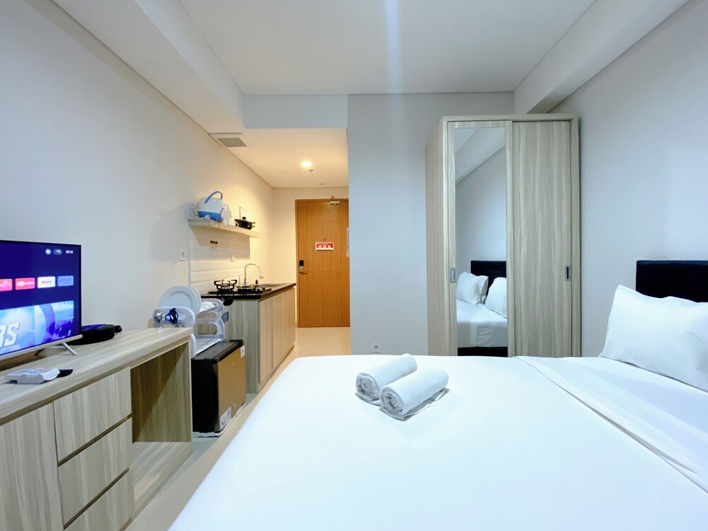 Good Choice And Cozy Studio At Tamansari Iswara Apartment