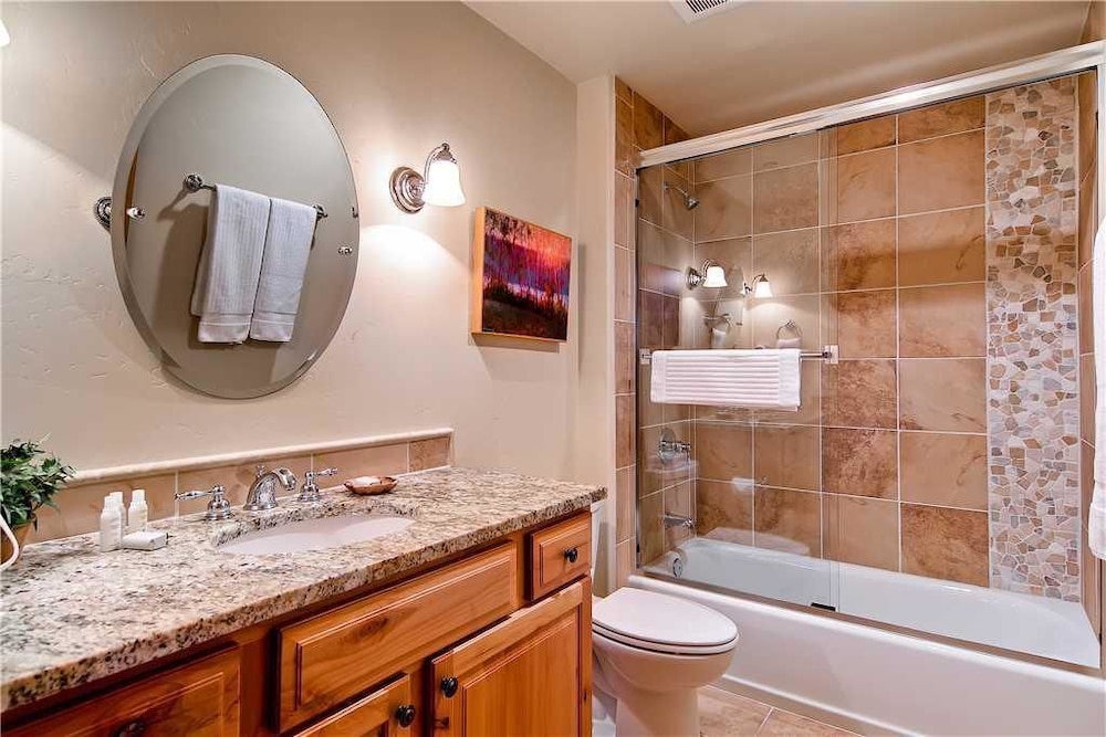 5112 Emerald Lodge, Trappeur's Crossing Apartment 2