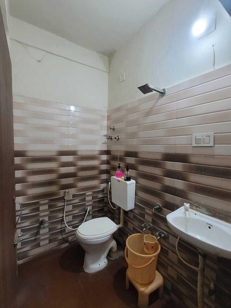 HOTEL ARADHANA