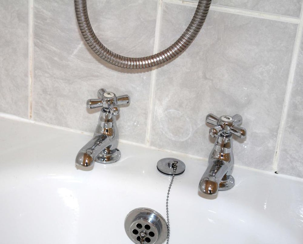 Stroud Vacations - Cotswolds Valleys Accommodation - Exclusive use character one bedroom family holiday apartment - Property Image 9