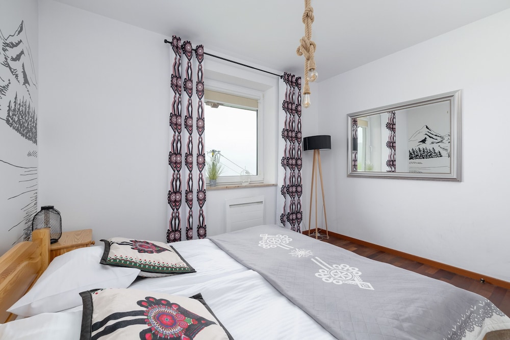 Krolewska Apartment Mountain by Renters view 3