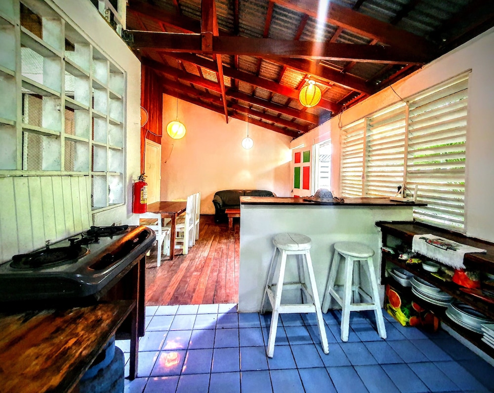 Arana House