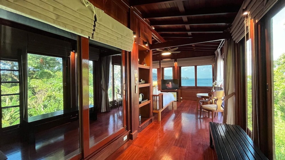 Luxury Seaview 6 Bedrooms With Infinity Pool Villa, Private Gym, Superfast Wifi