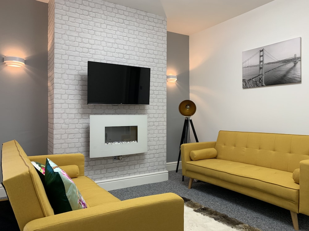 GuywoodHouse view 4