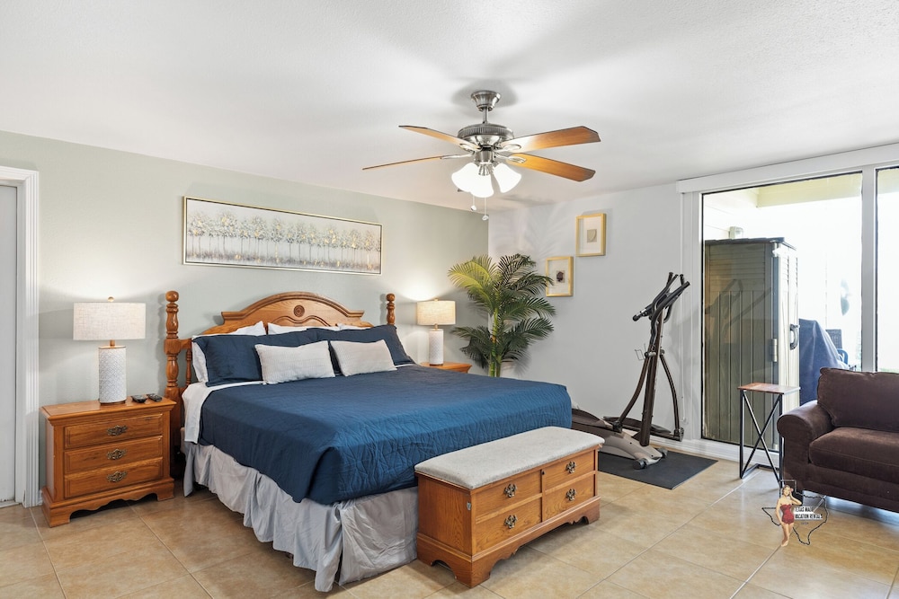 Bahia Mar Solare Resort Condos