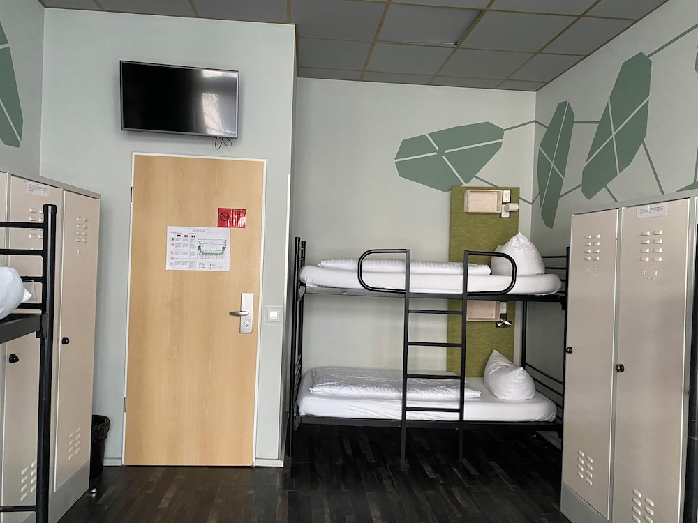 Singer109 Hostel