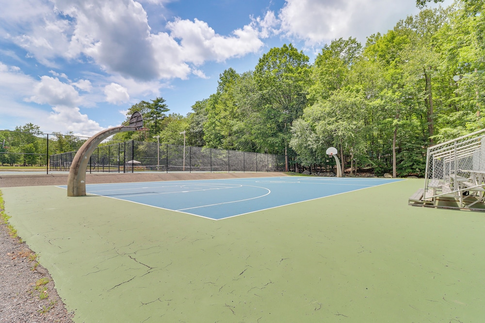 Pool + Lake Access, Yard: Poconos Family Getaway