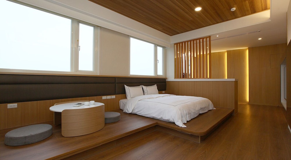 Ting-Feng B&B