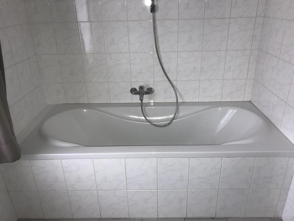 Cozy Vacation Home for 8 Persons in Heers