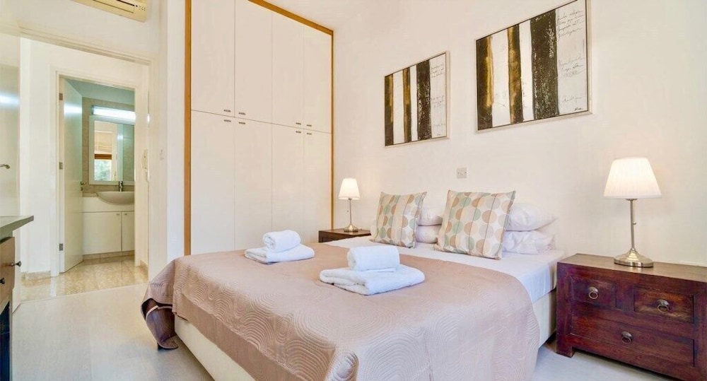 Beautiful 2 Bedroom Villa Proteus HG29 with private pool and pretty golf course views, Short walk to resort village square on Aphrodite Hills view 4