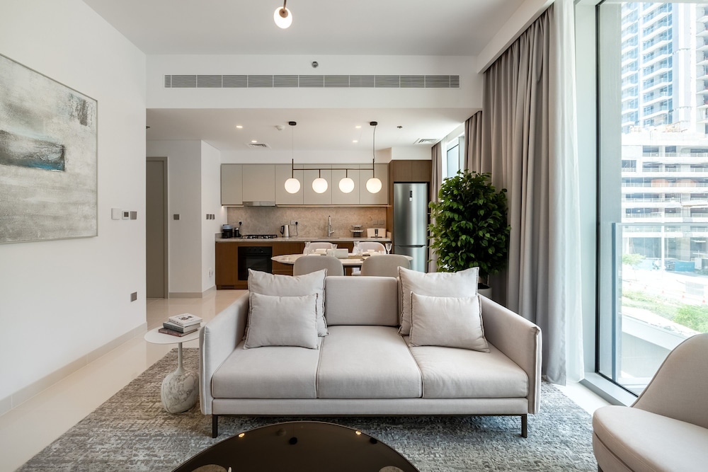 Chic 1BR in Emaar Beachfront