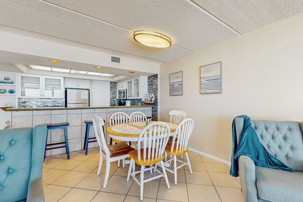 3BR Condo - 10th Floor w/ Amazing View & Amenities