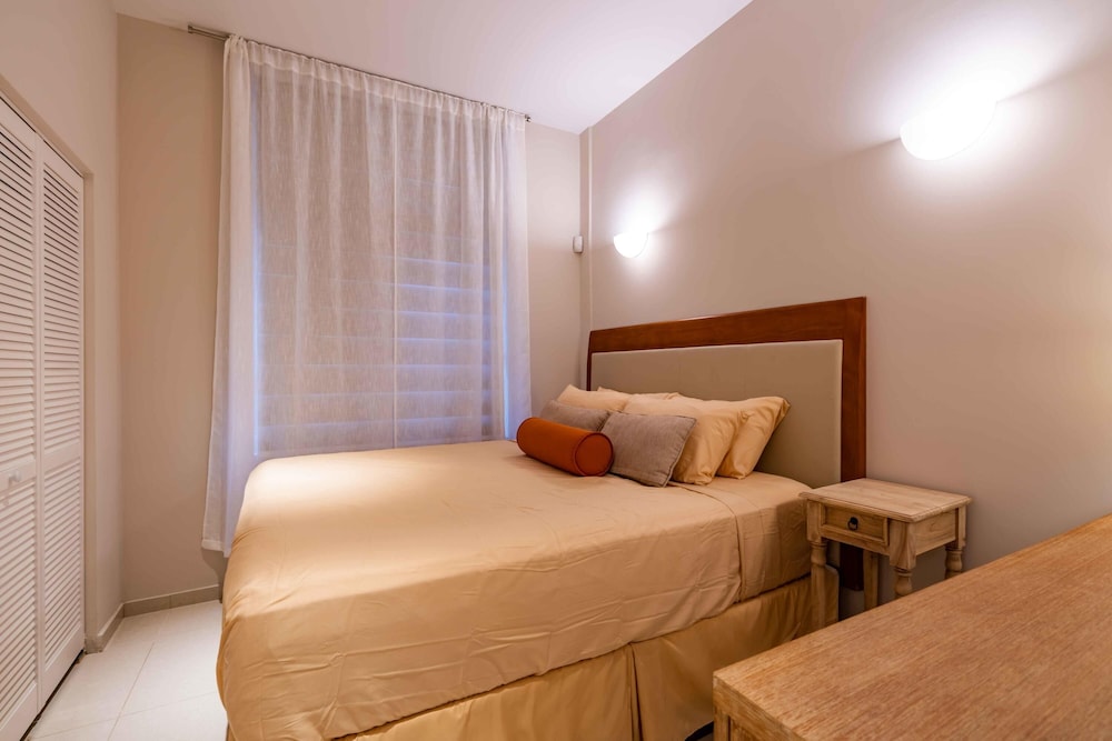Fabulous Chic Apartment Filled w Natural Light at Famous Handelskade