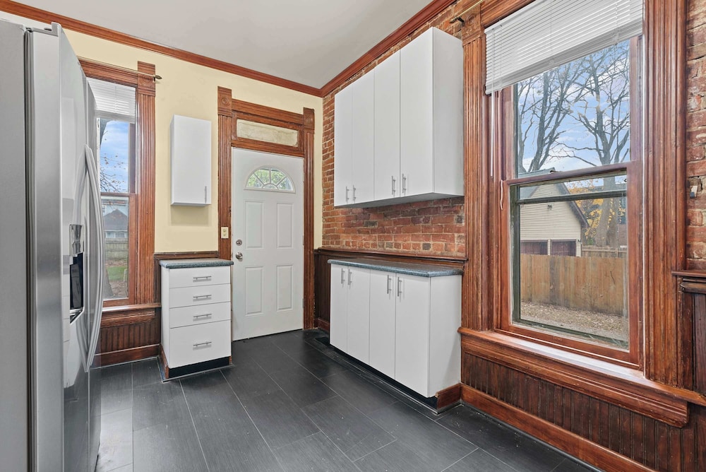 Vino & Vibes Villa Sleeps 6!