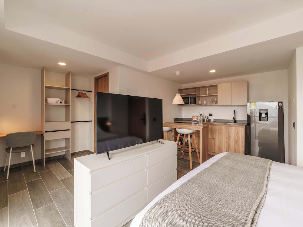 w Engaging Loft w Balcony in Laureles