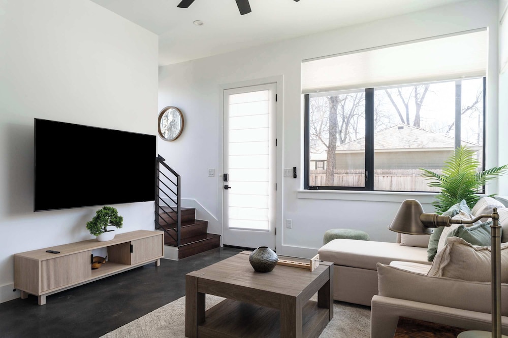 Upstay: Contemporary 2BR Retreat w Patio & BBQ