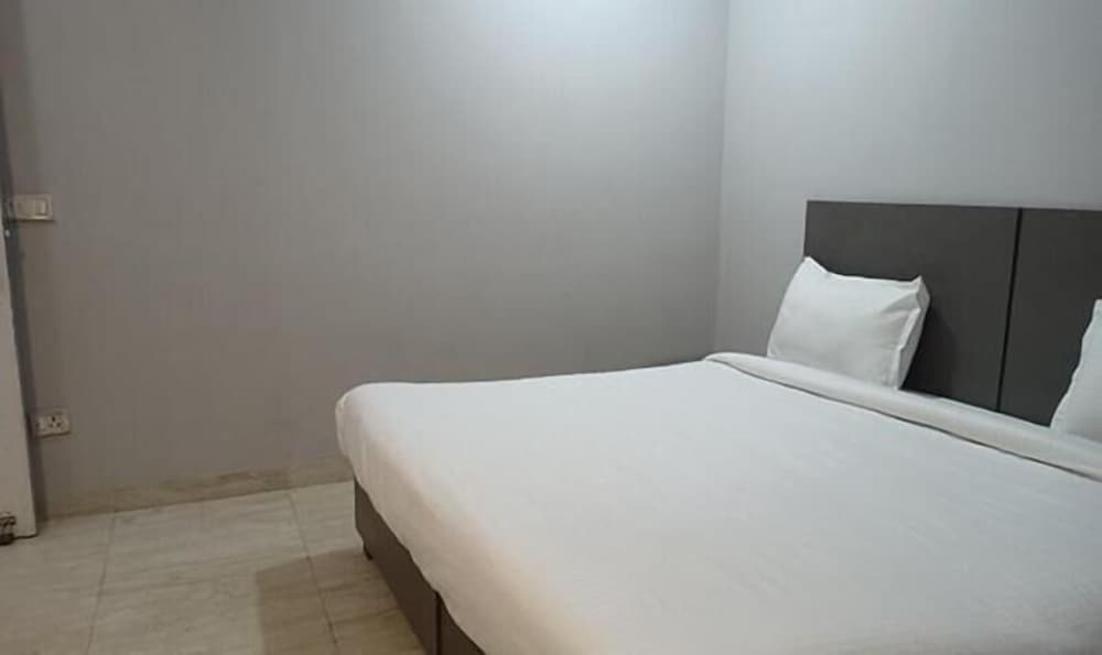 Fabhotel Jaipahari Palace