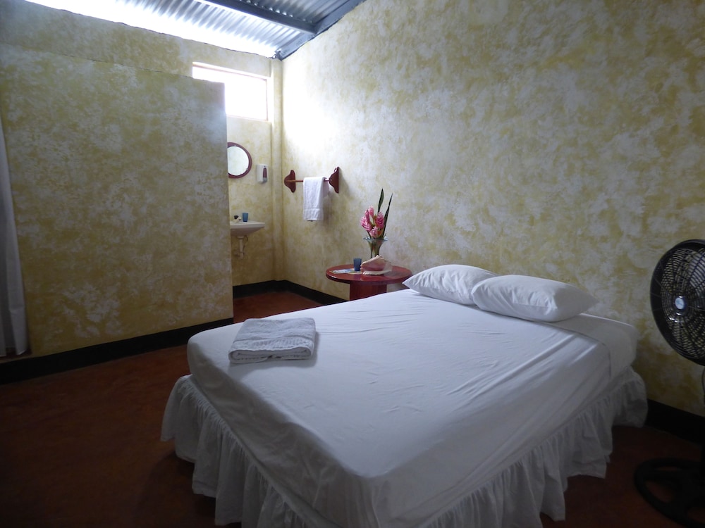 Granada Vacations - Hostal Surfing Donkey At The Lake - Hostel - Property Image 19