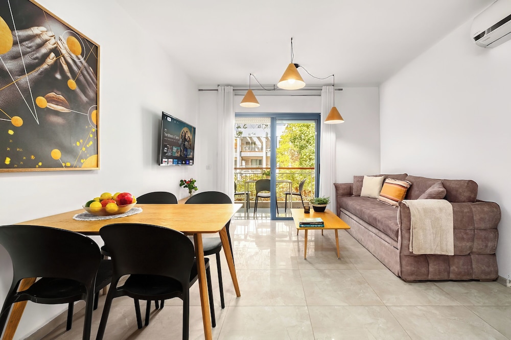 Royal Park Apt Resort by Sea N Rent