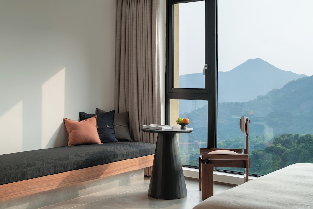 Miyue Shenzhen Tianlu Secret Wild Wizard Holiday Hotel