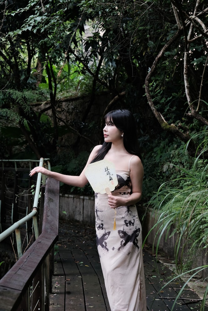 Miyue Shenzhen Tianlu Secret Wild Wizard Holiday Hotel
