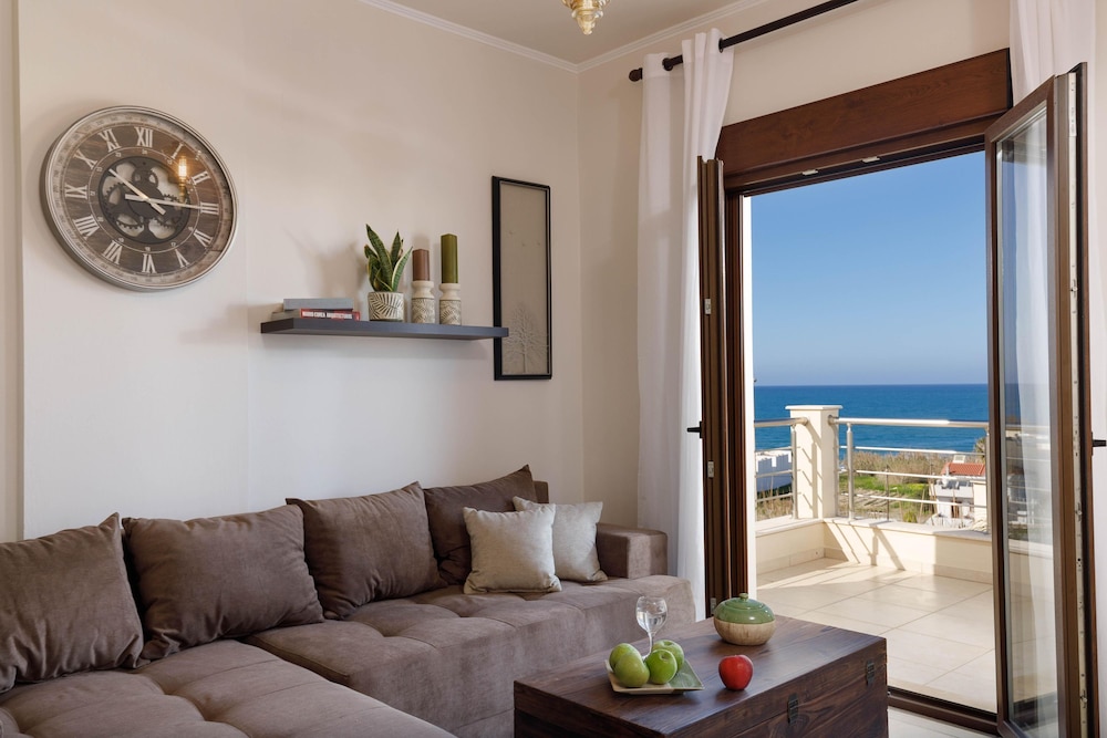 Cafe Noir - Sea View Exclusive Maisonette