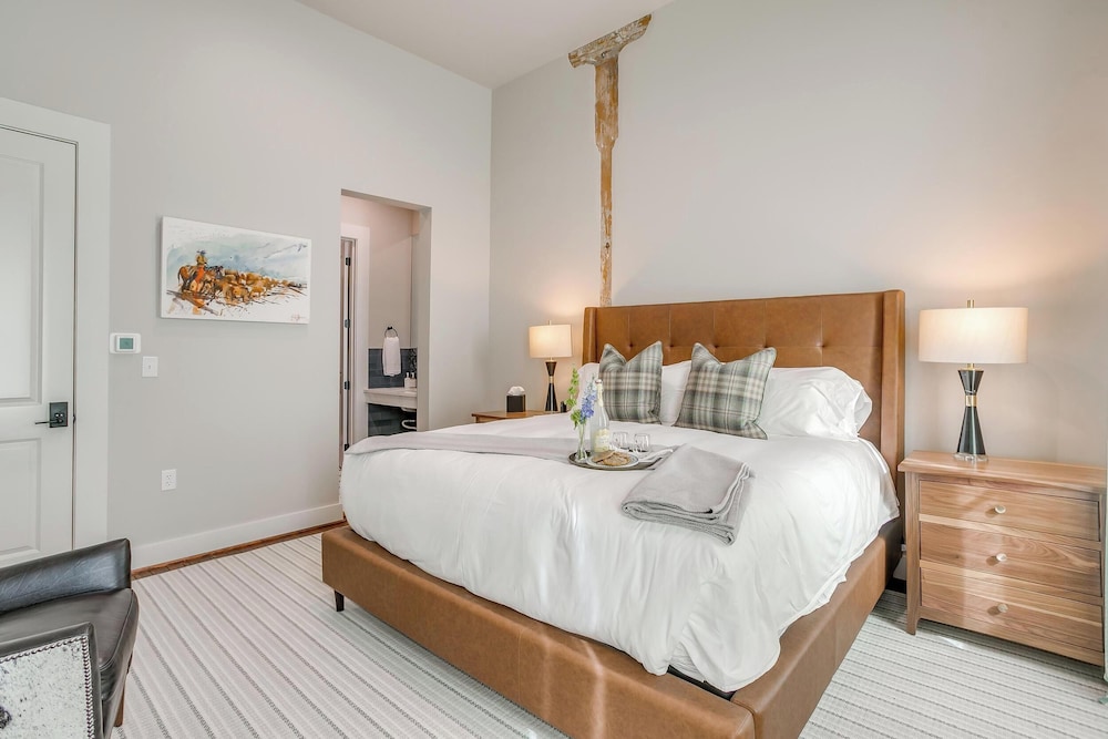 Nutt House Hotel