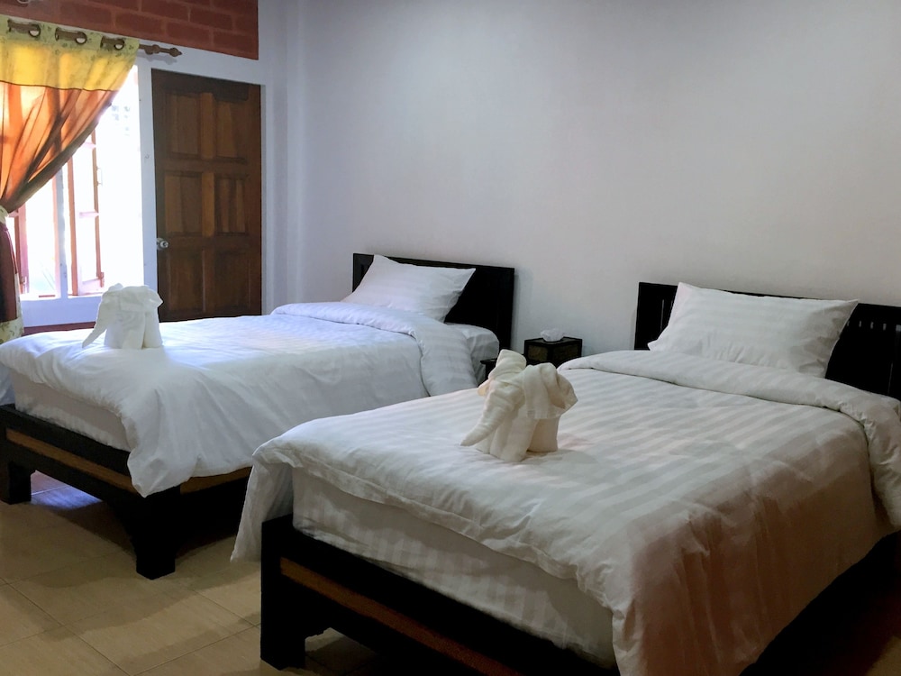 Summer Guesthouse & Hostel