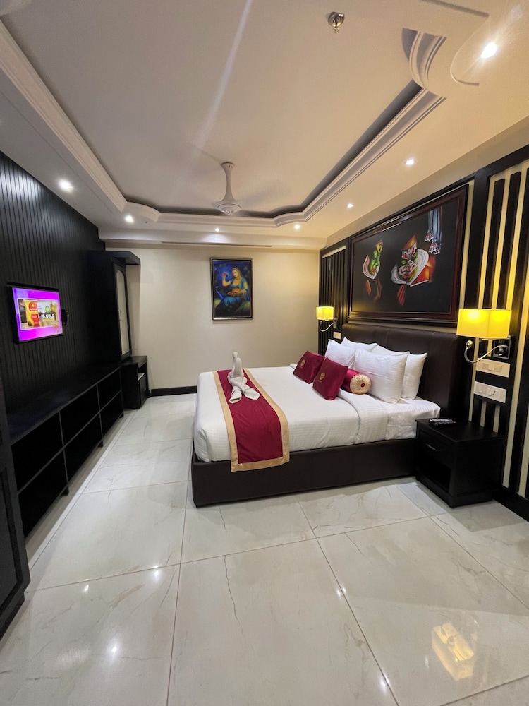 Sajjoys Hotel