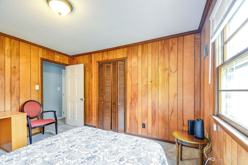 2 Mi to Dtwn: Spacious Home in Cary w/ Deck, photo 12