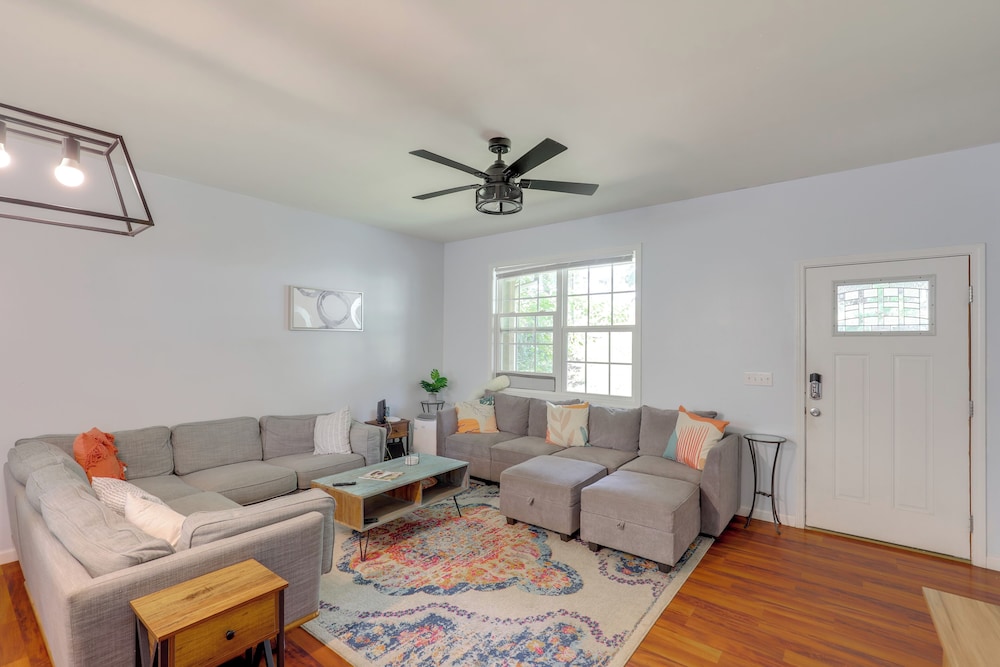 Family Home w/ Game Room, 3 Mi to Dtwn Asheville!