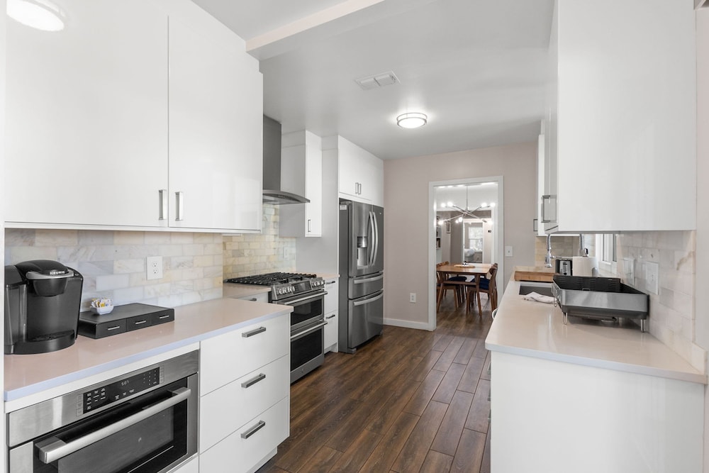 NEW Sunset Serenity - South Tampa Home With Pool