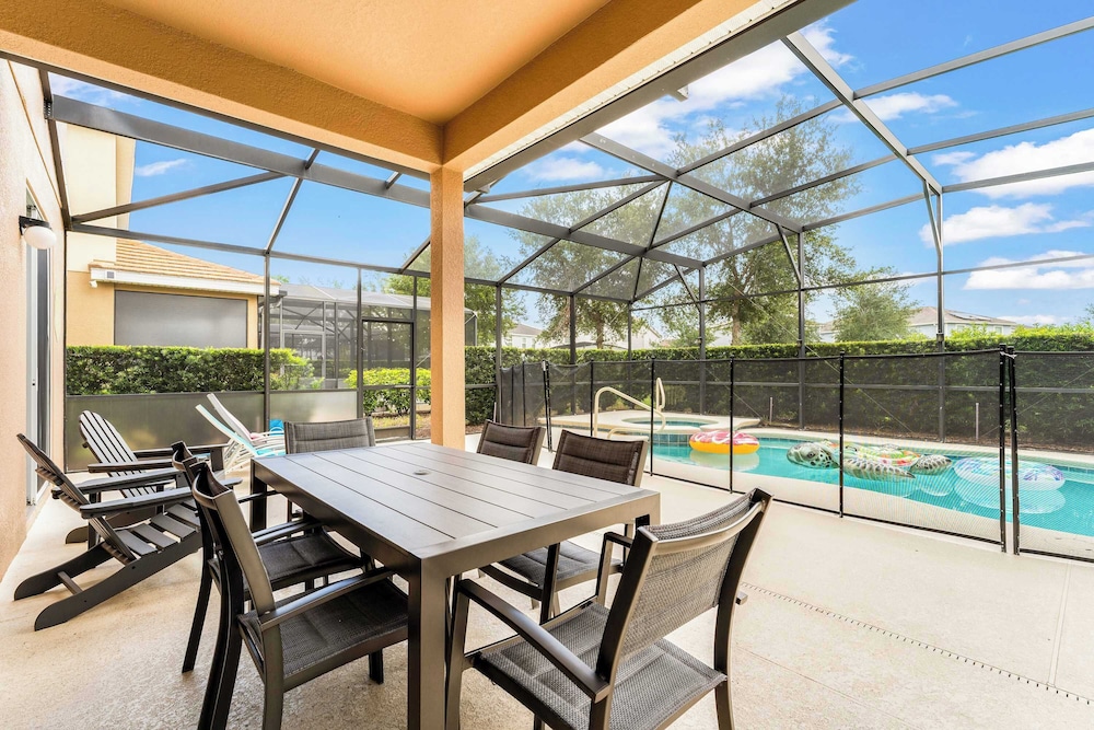 Solterra Bliss - Resort Stay for 13 w/ Pool, Hot Tub & Game Room