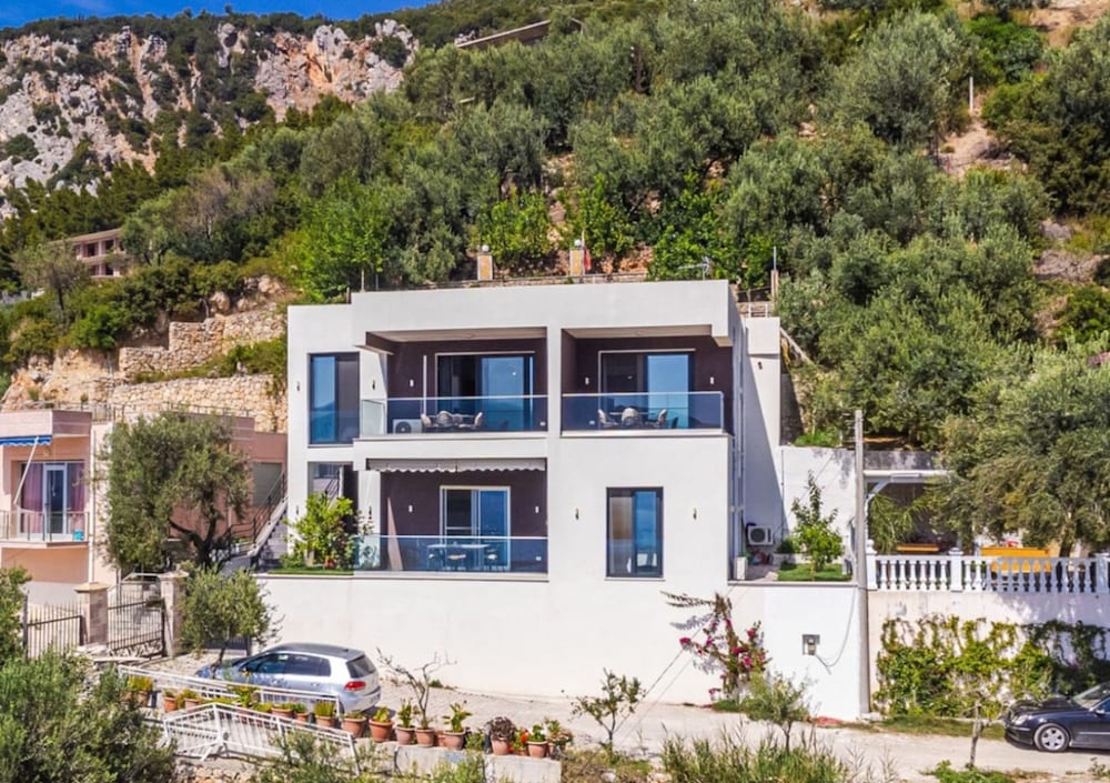 Exclusive Seafront Apartments Apartment 2